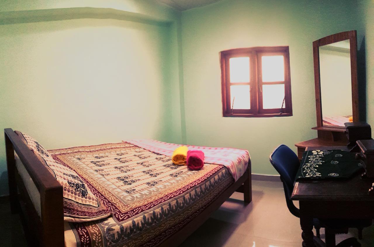 Apple Sara Home Stay Kandy Esterno foto