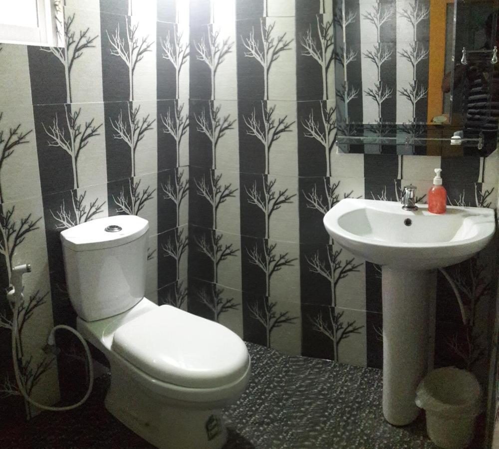 Apple Sara Home Stay Kandy Esterno foto
